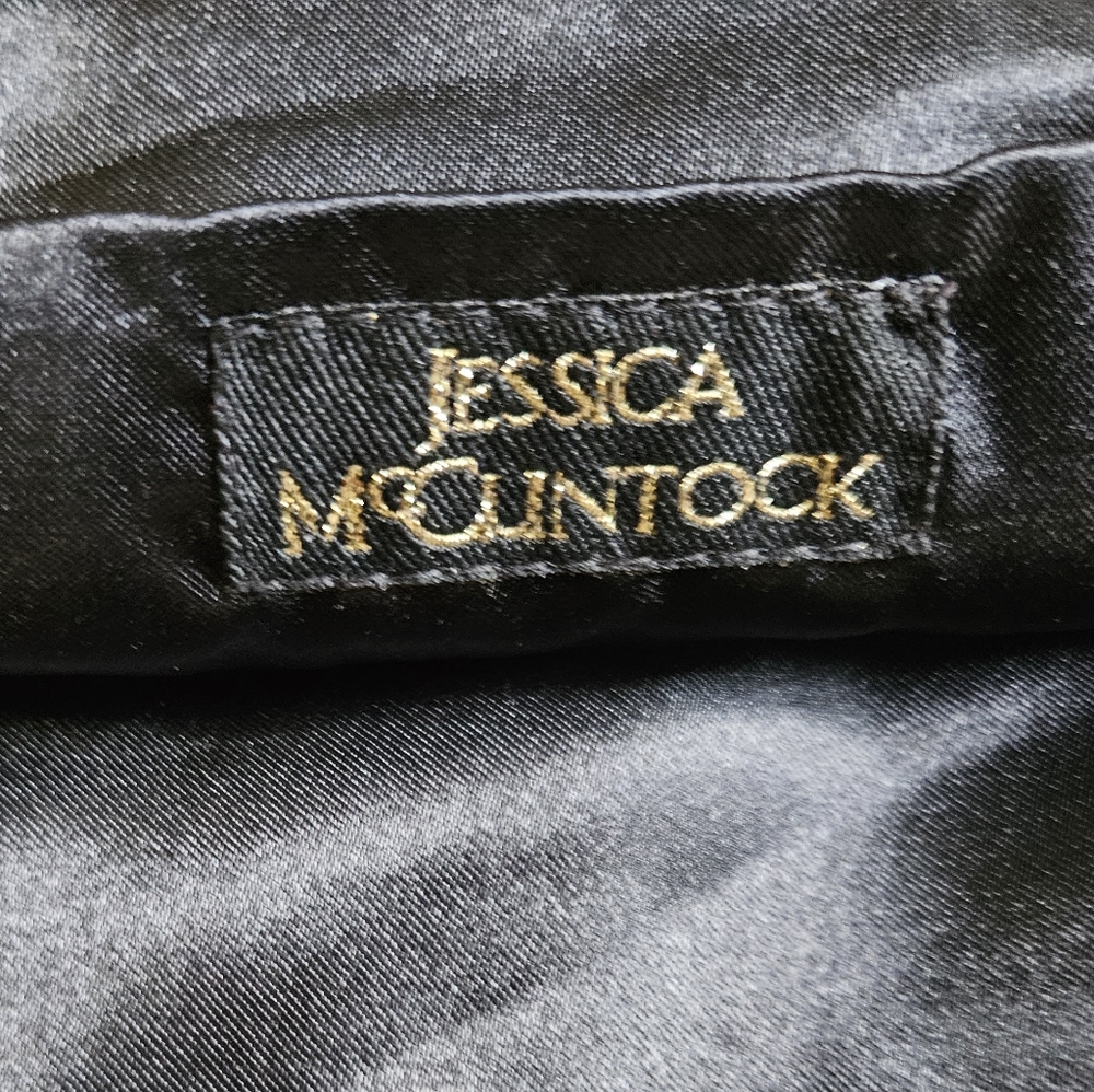 ❤️JESSICA McCLINTOCK black lace hand purse